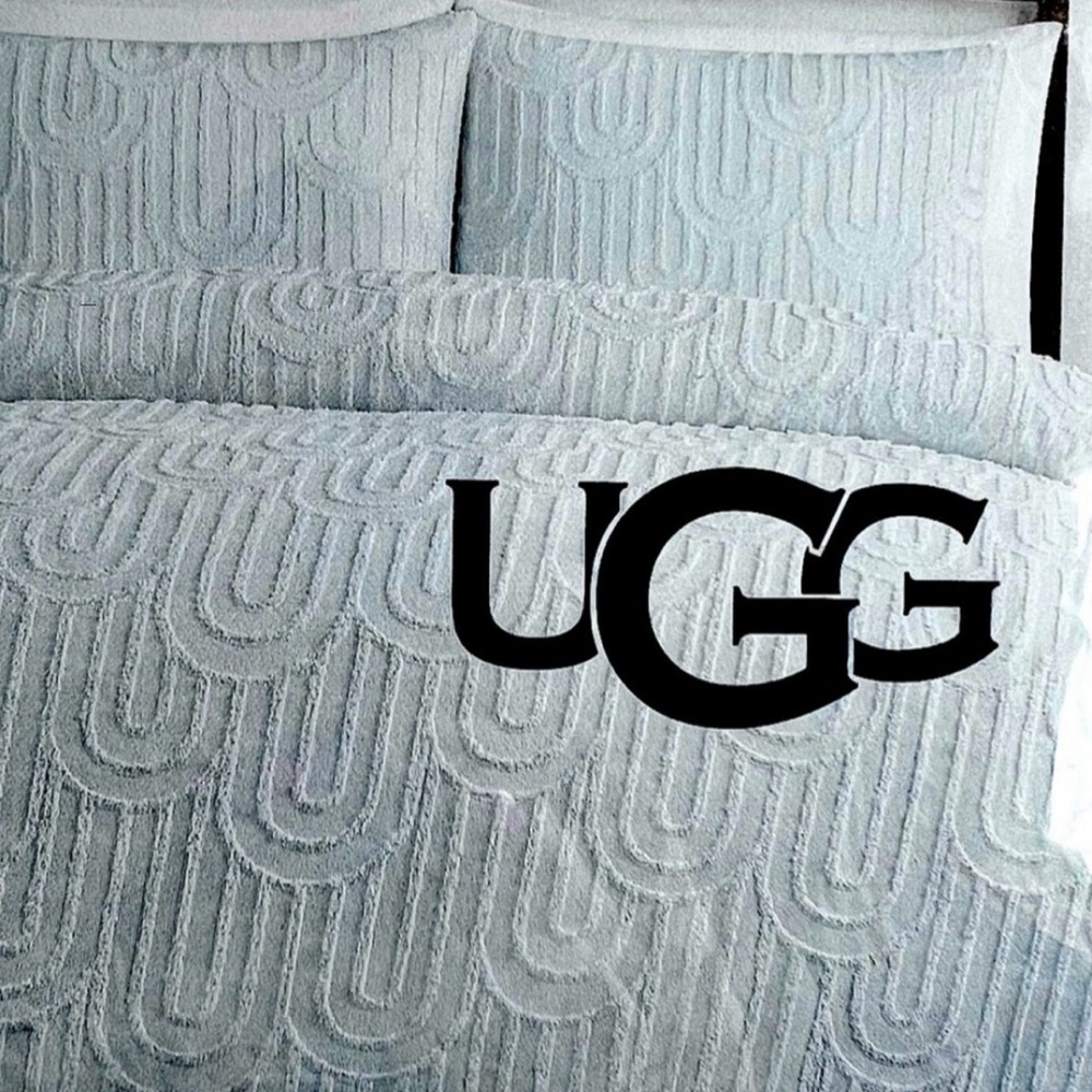 UGG CINNIA Light Blue (LIGHT ICE) QUEEN Comforter Set